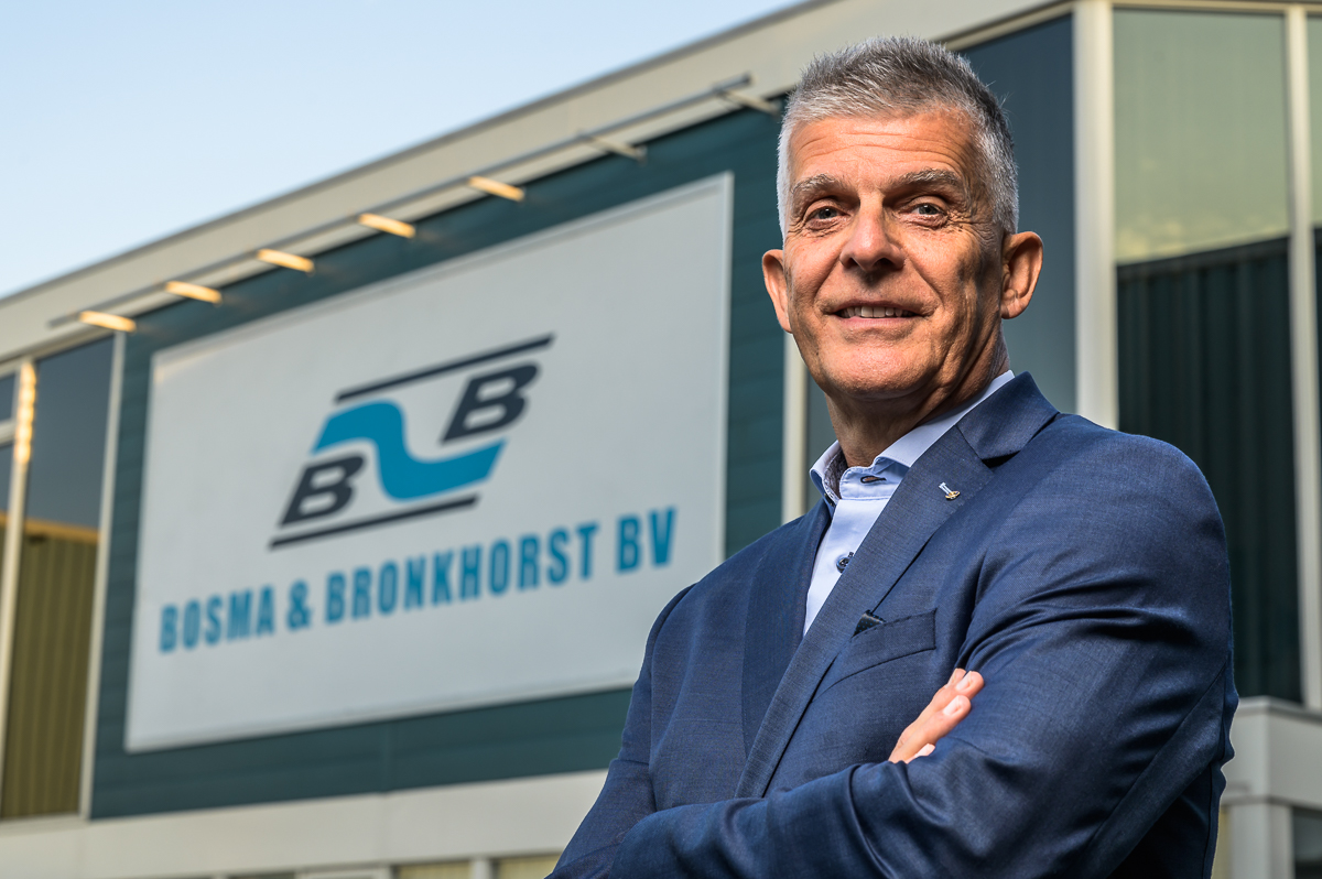 Directeur Bosma & Bronkhorst voor het pand